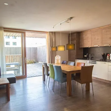 ماكس ريزيدنس - ستينبوك لودجيز زيل أم سي